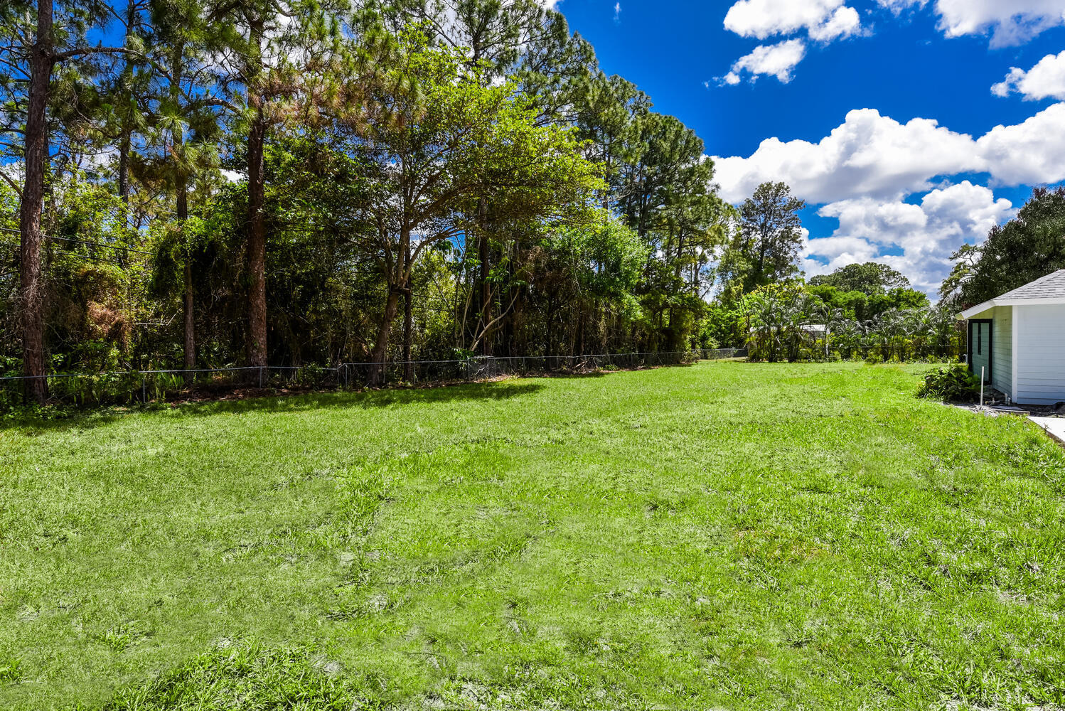 TROPICAL ESTATES - Residential