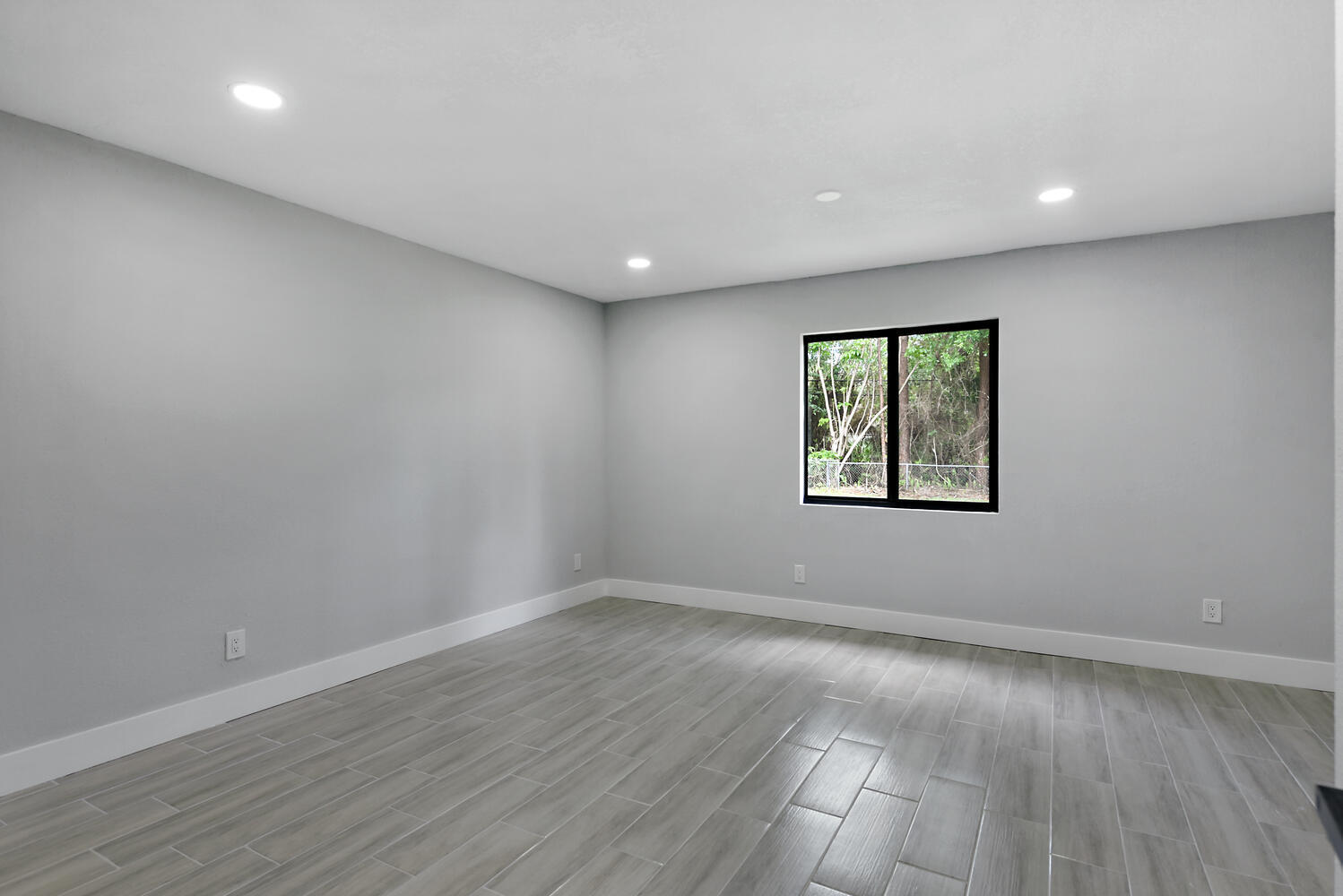 TROPICAL ESTATES - Residential