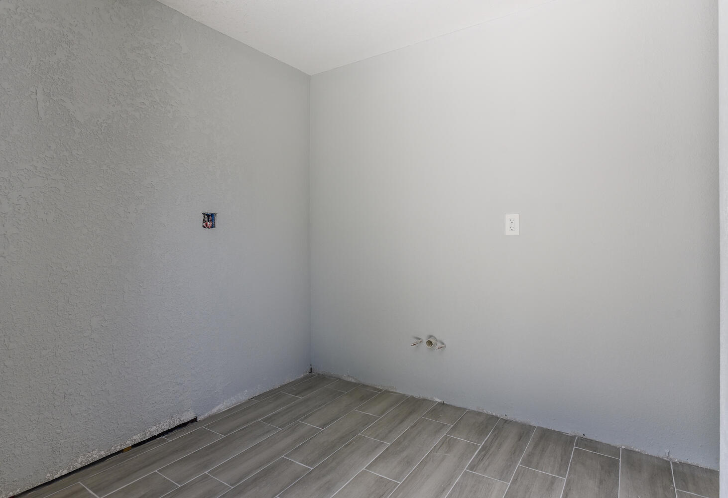 TROPICAL ESTATES - Residential