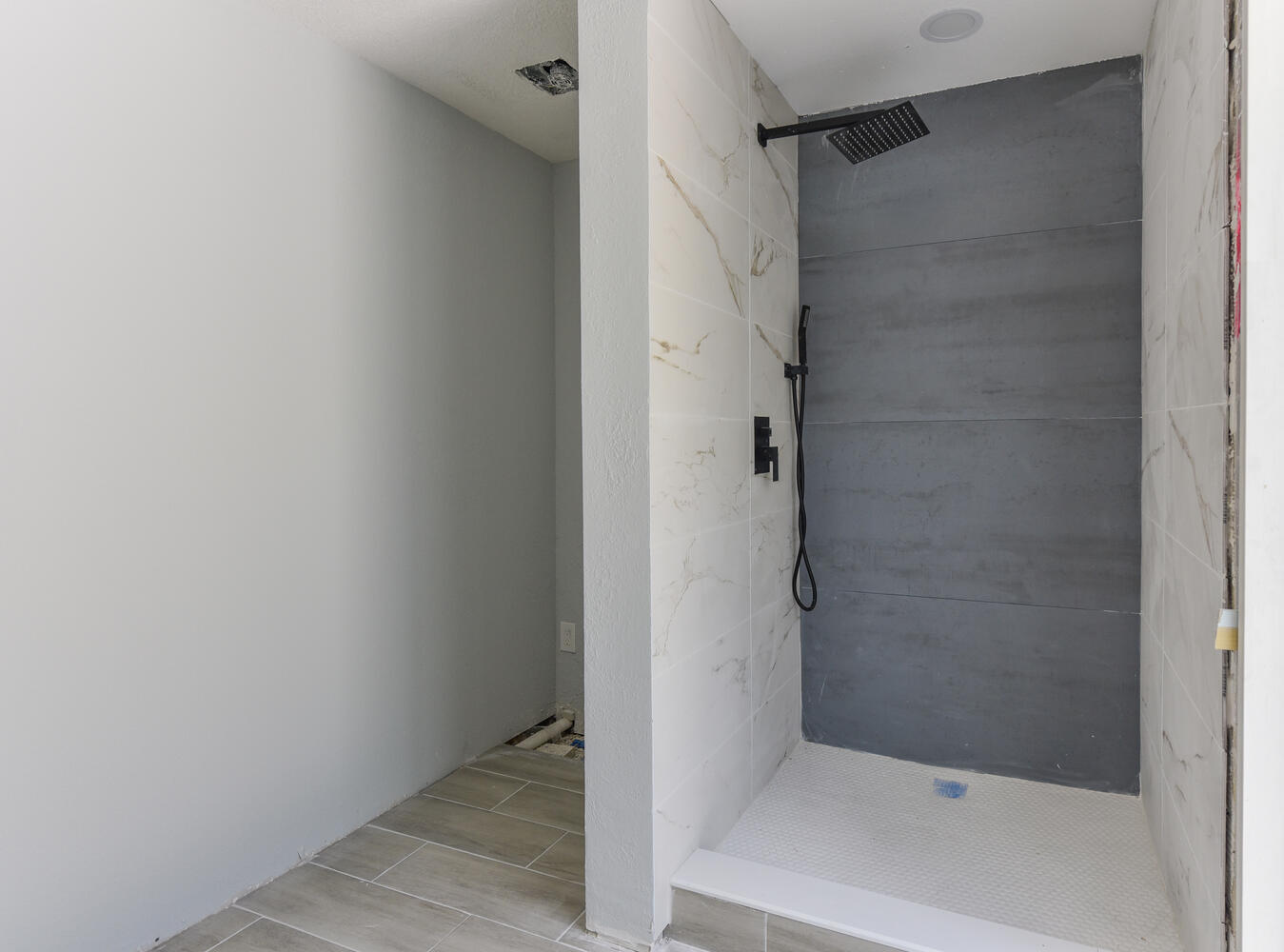 TROPICAL ESTATES - Residential