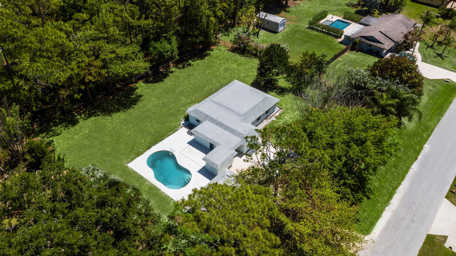 TROPICAL ESTATES - Residential