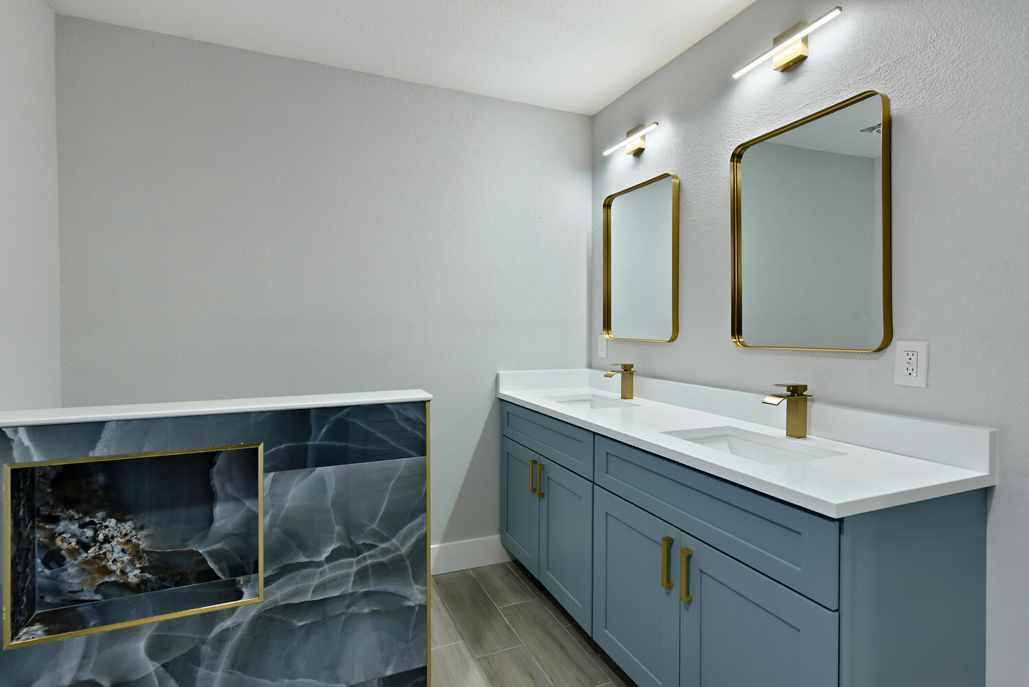 TROPICAL ESTATES - Residential