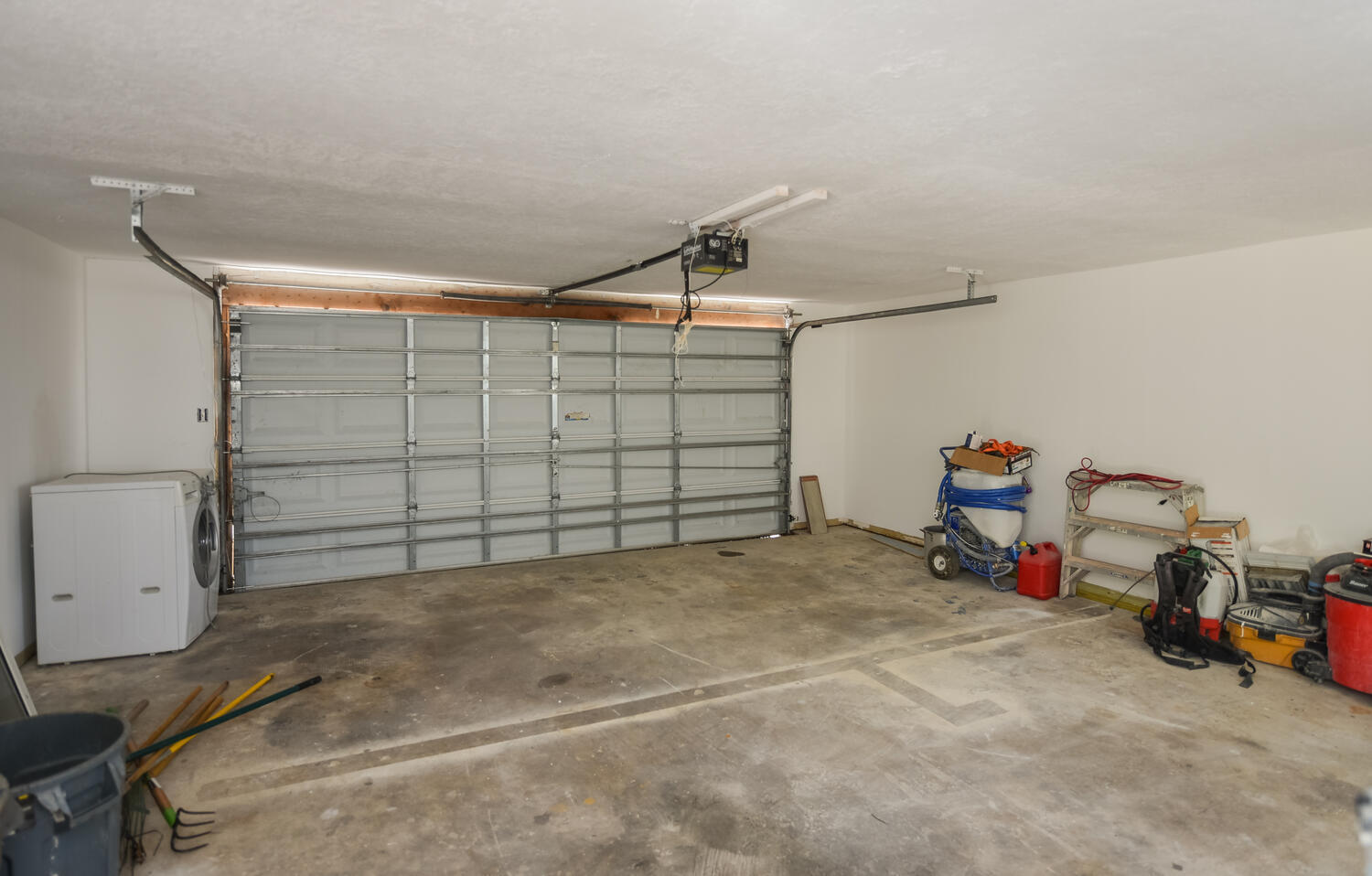 TROPICAL ESTATES - Residential