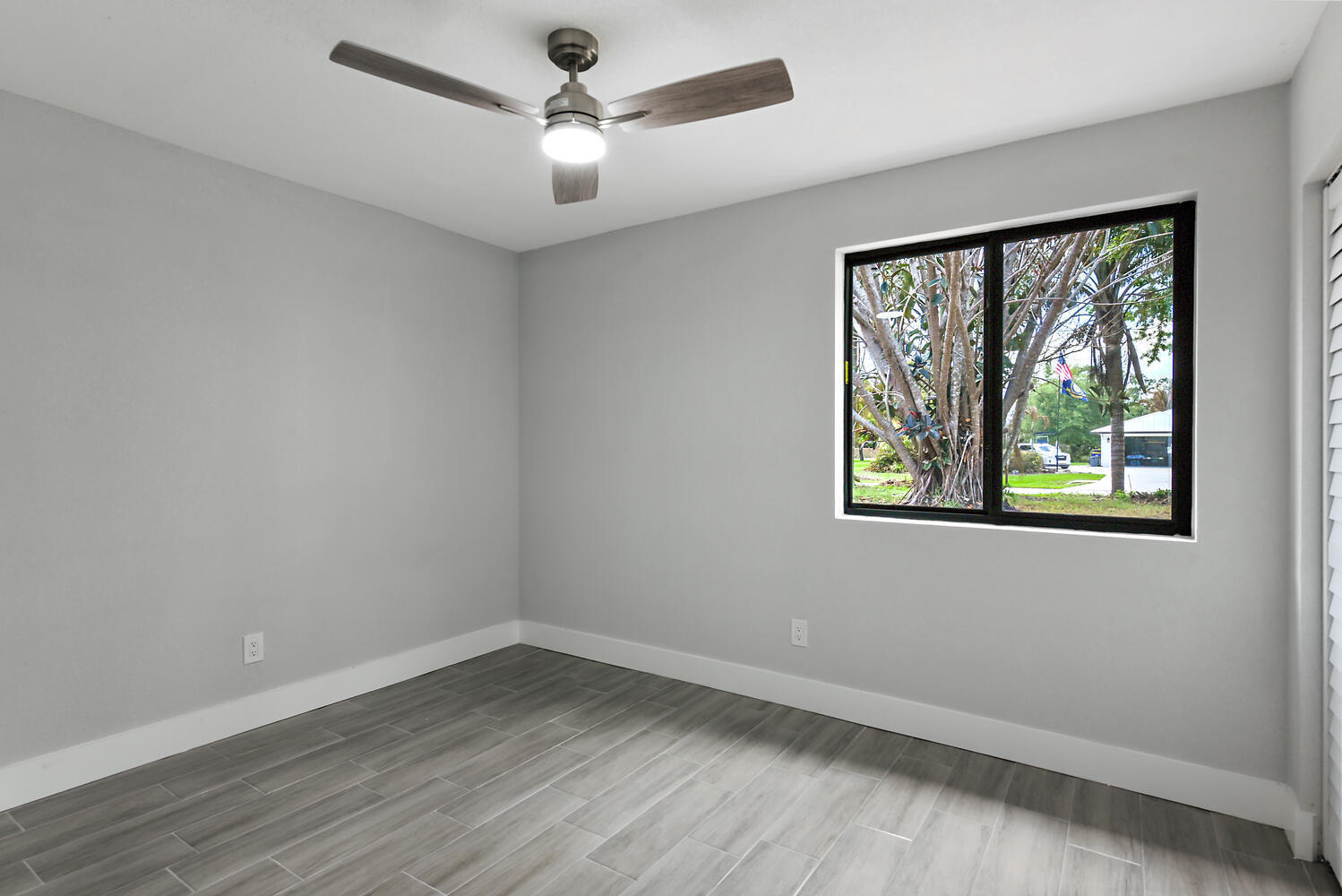 TROPICAL ESTATES - Residential