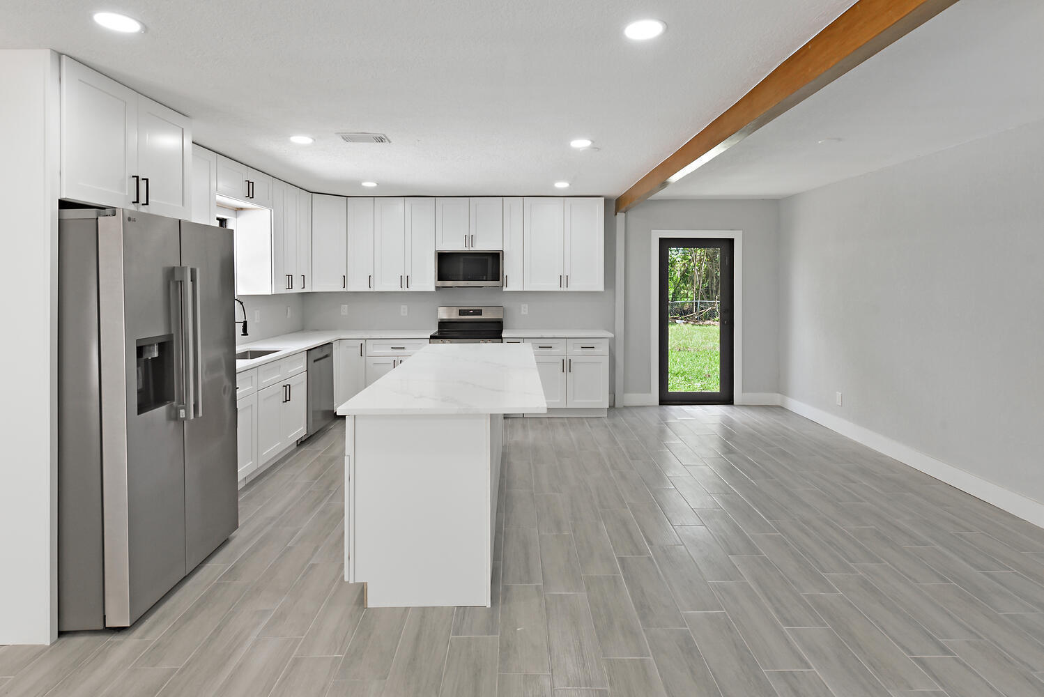 TROPICAL ESTATES - Residential