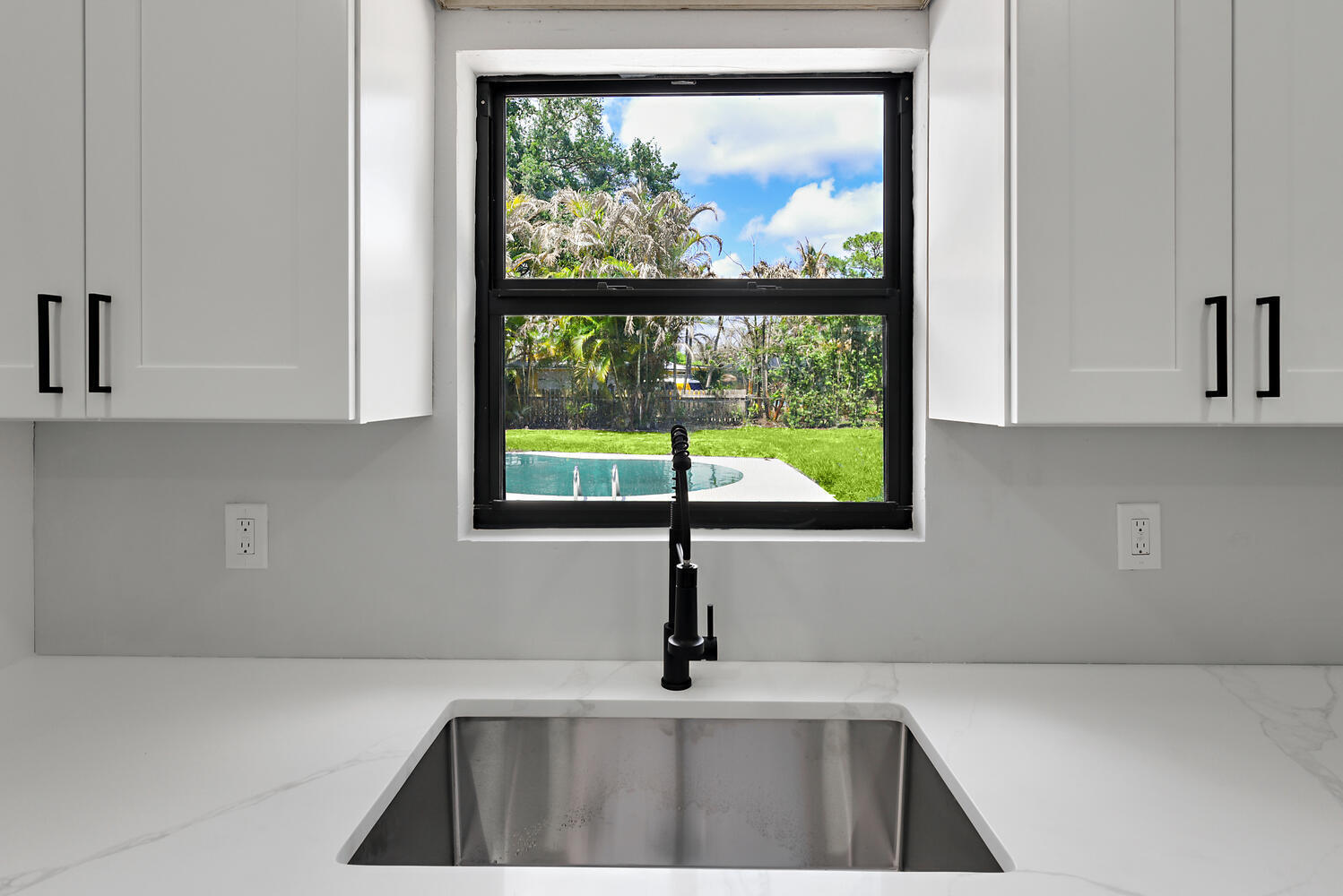 TROPICAL ESTATES - Residential