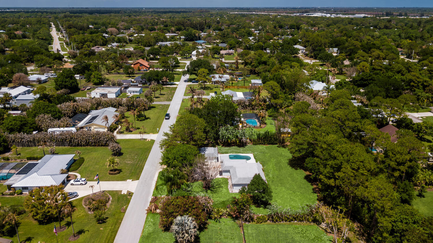 TROPICAL ESTATES - Residential