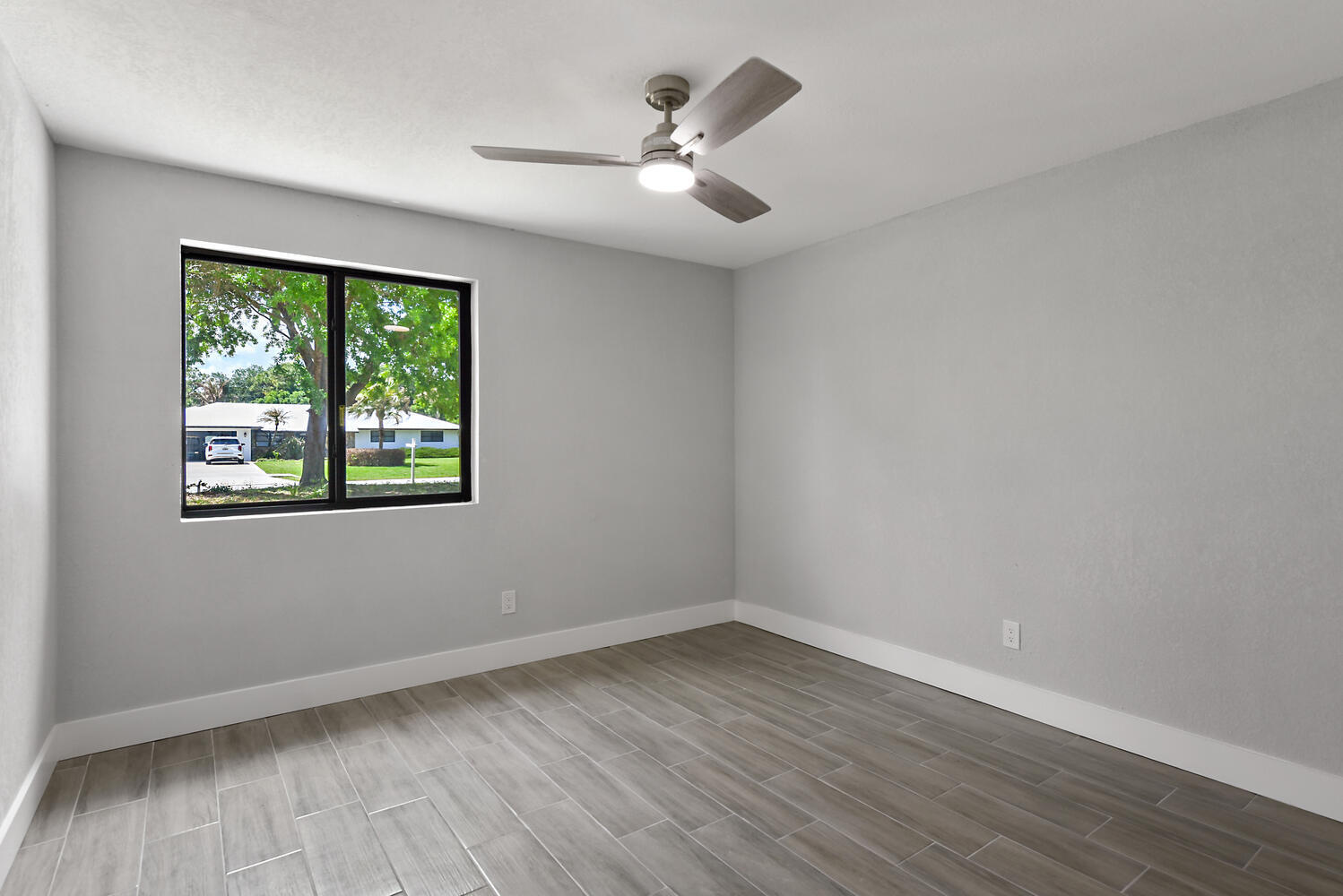 TROPICAL ESTATES - Residential