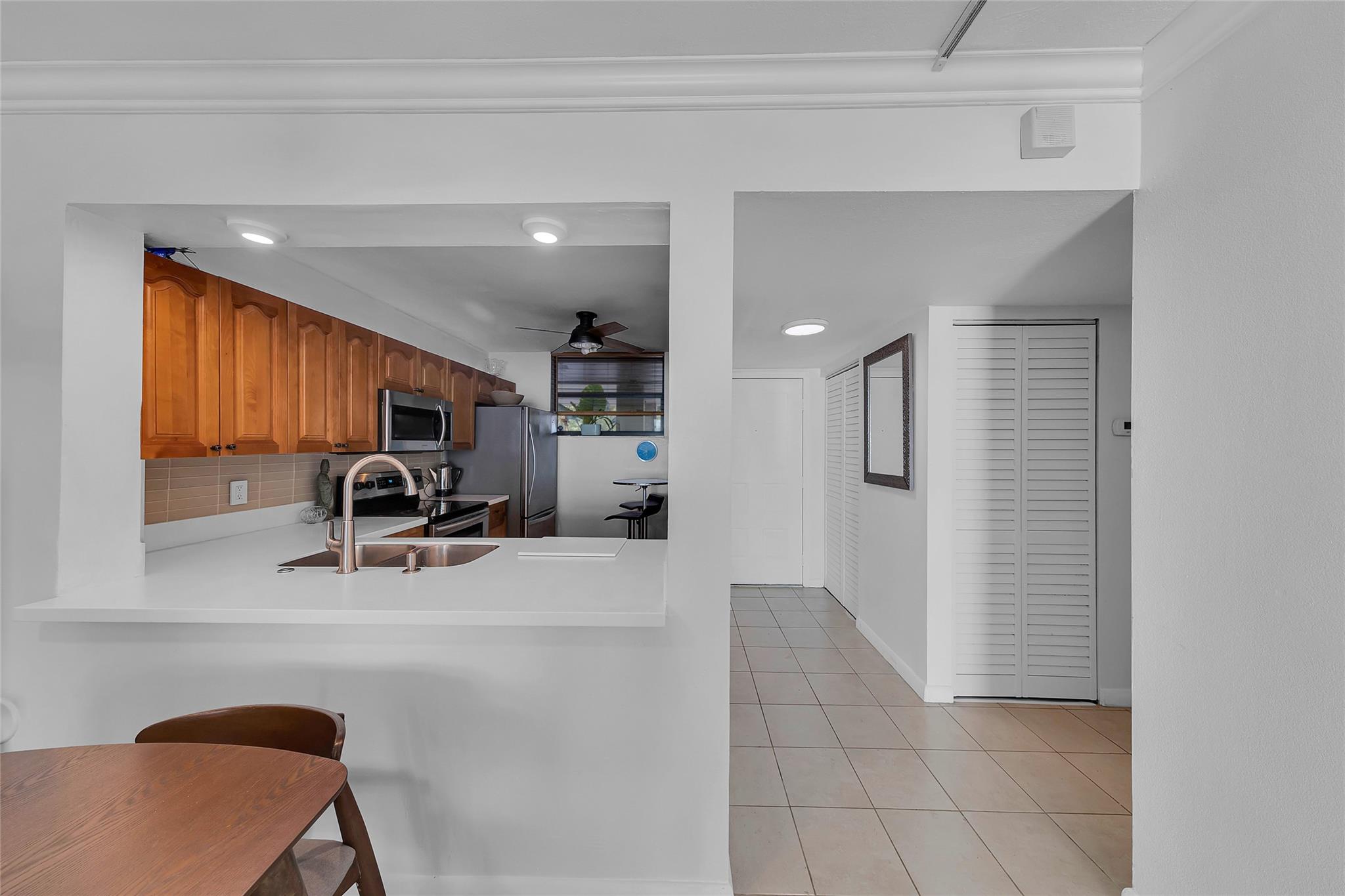 111 Lake Emerald Dr 105