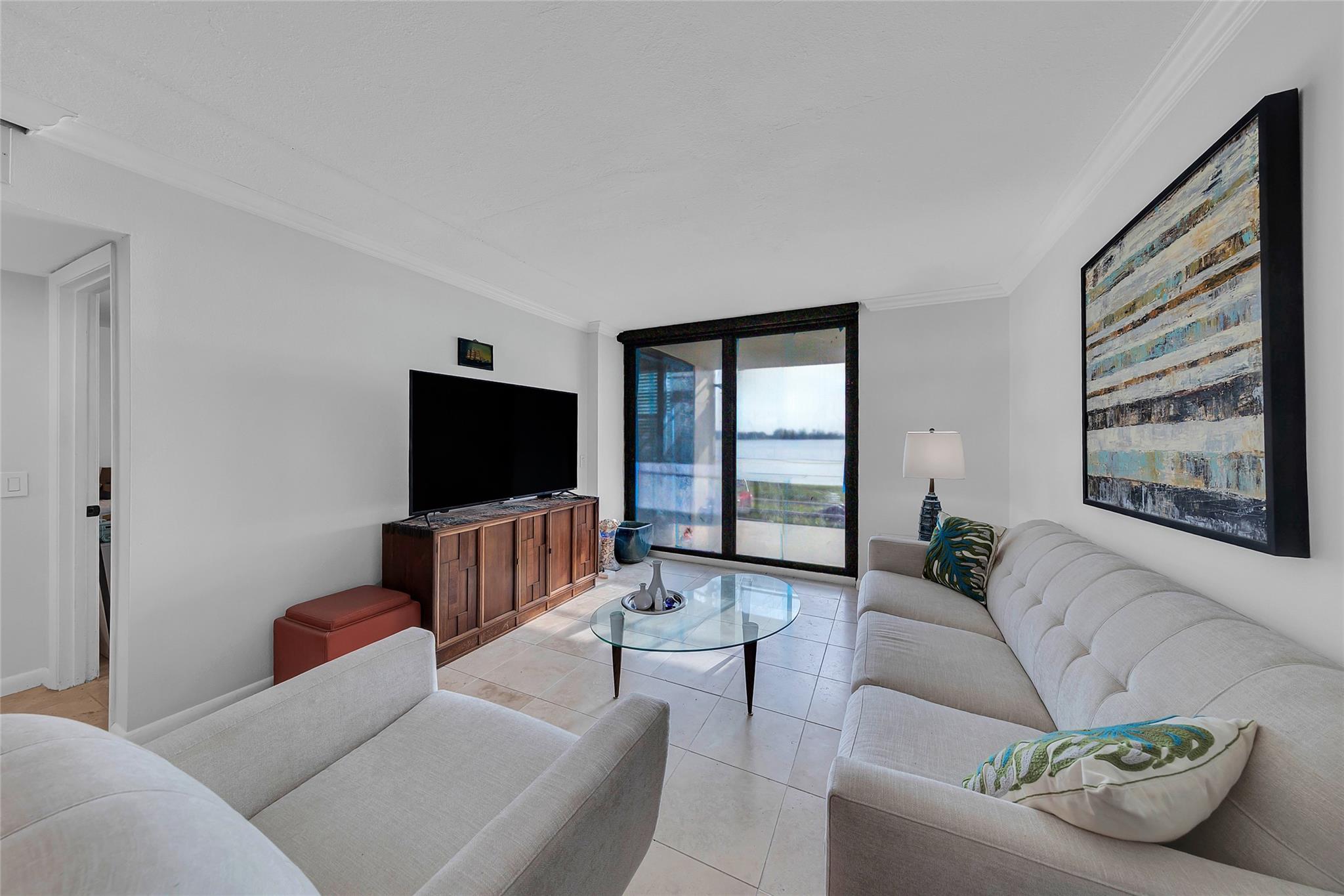 111 Lake Emerald Dr 105