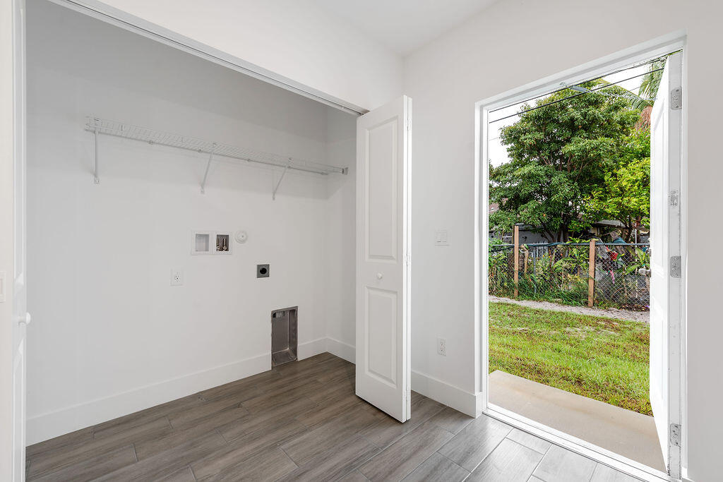 CHERRY HILLS - Residential Lease