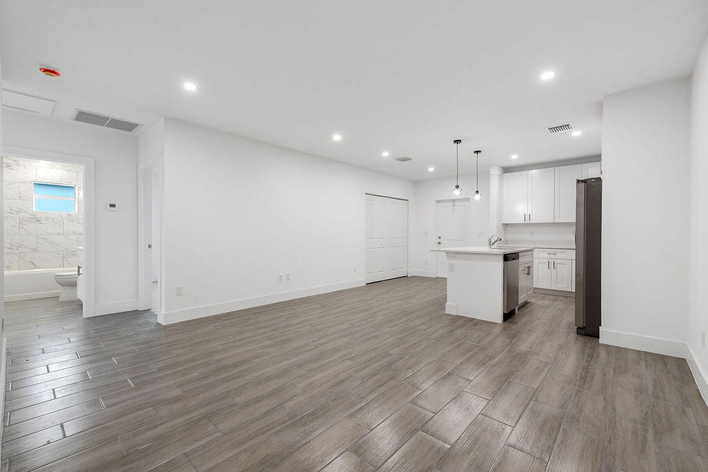 CHERRY HILLS - Residential Lease