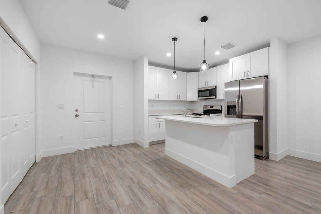 CHERRY HILLS - Residential Lease