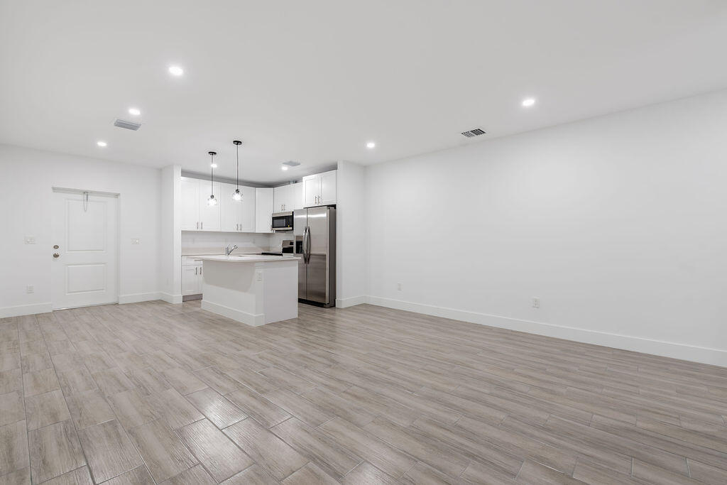 CHERRY HILLS - Residential Lease