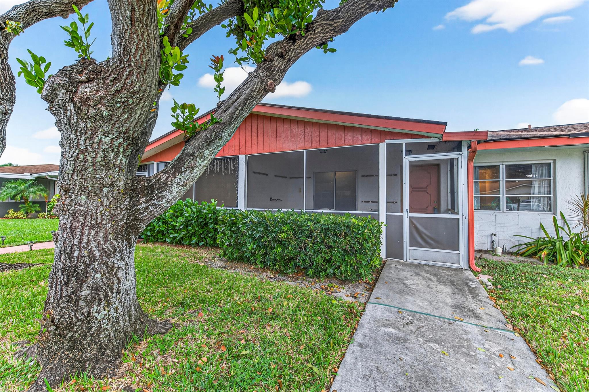 DELRAY VILLAS 1 - Residential