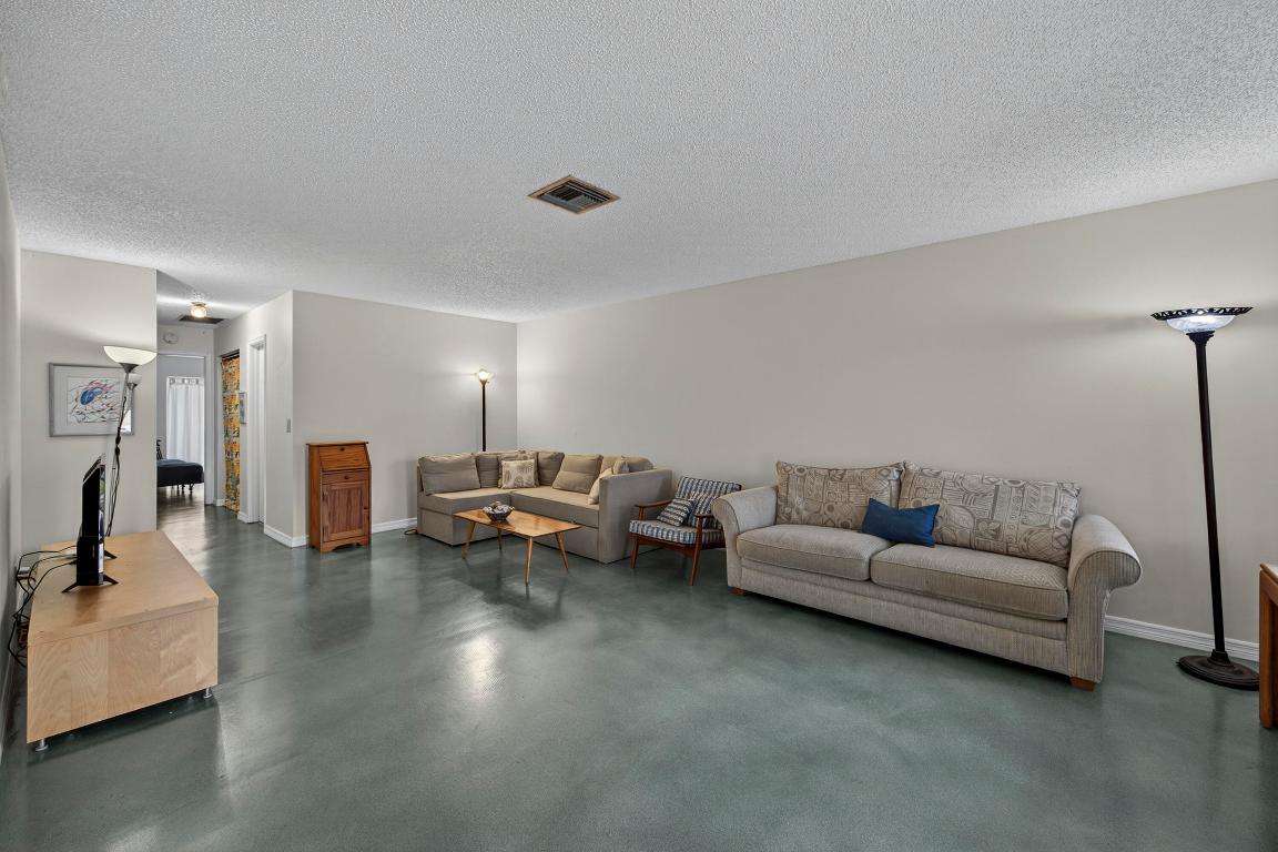 DELRAY VILLAS 1 - Residential