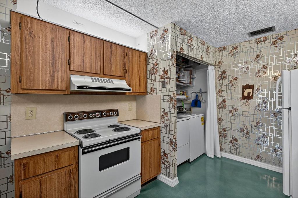 Photo of 14236 Campanelli Drive, Delray Beach, FL 33484 (MLS # R11139558)