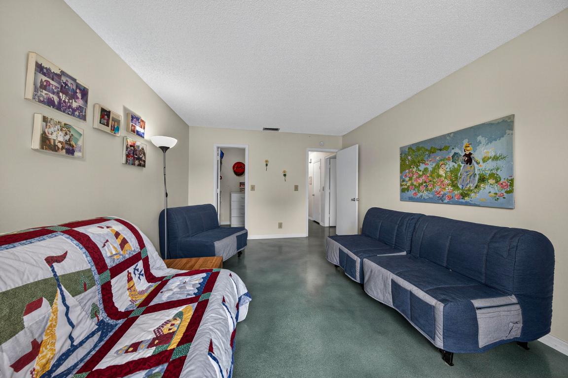 DELRAY VILLAS 1 - Residential