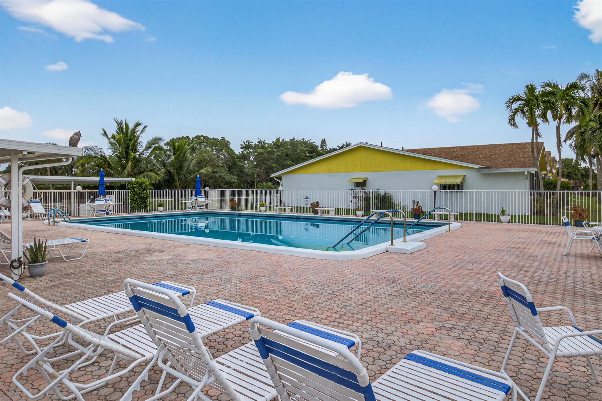 DELRAY VILLAS 1 - Residential