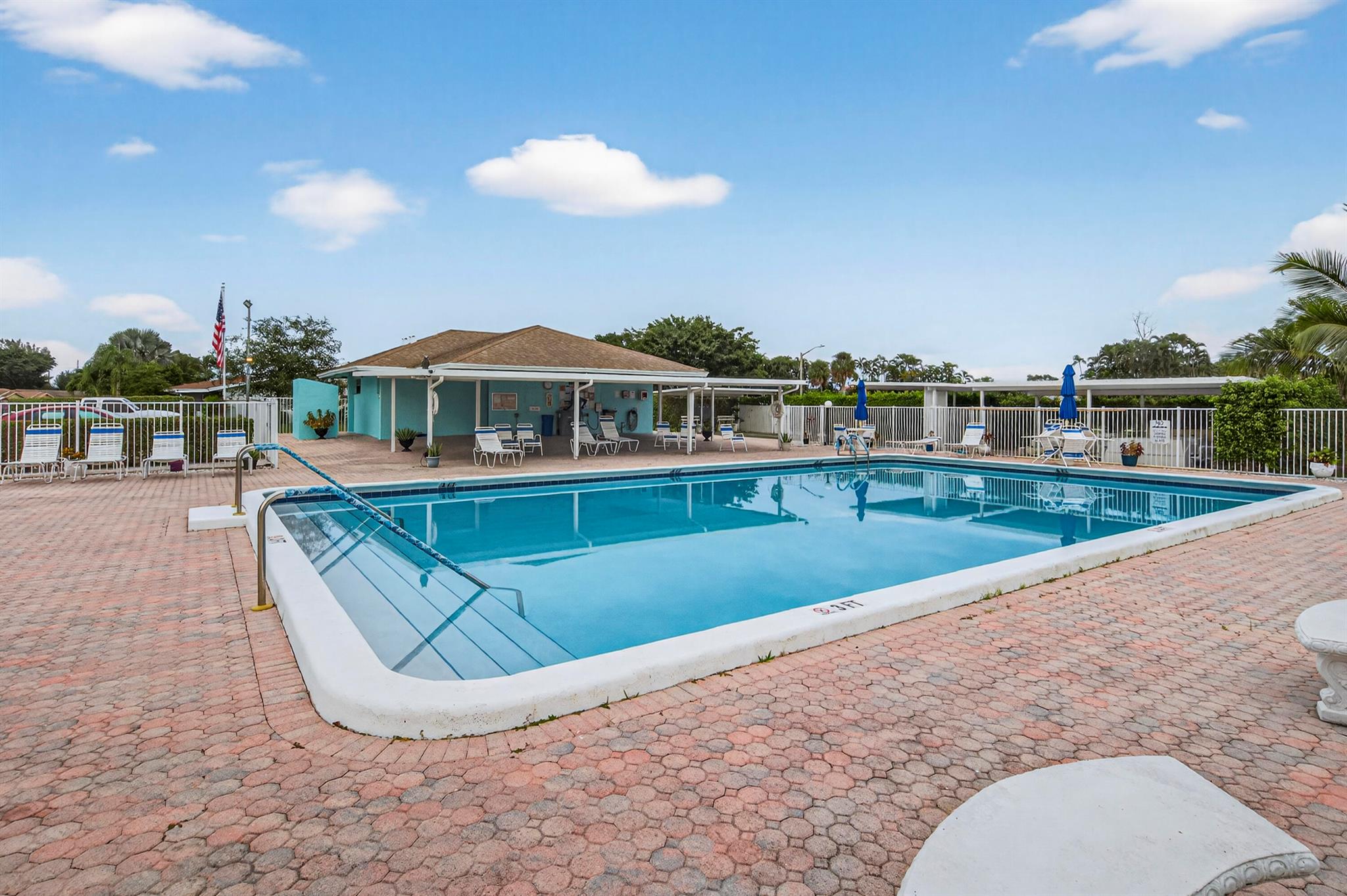 DELRAY VILLAS 1 - Residential