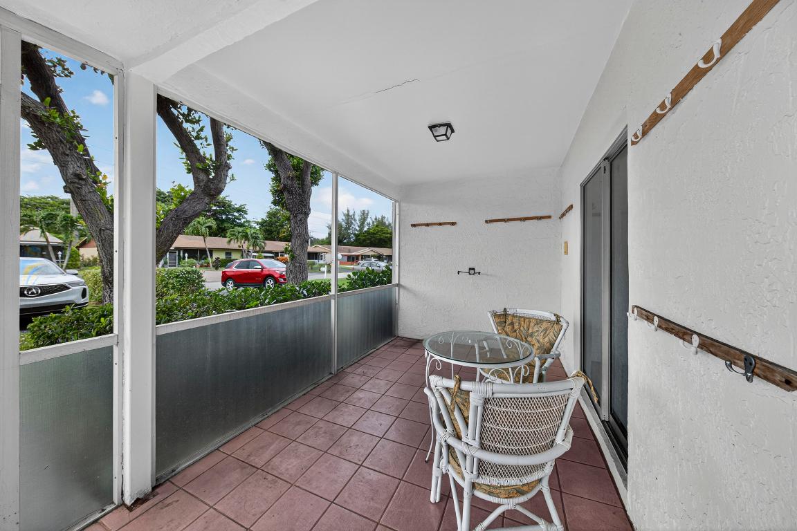 DELRAY VILLAS 1 - Residential