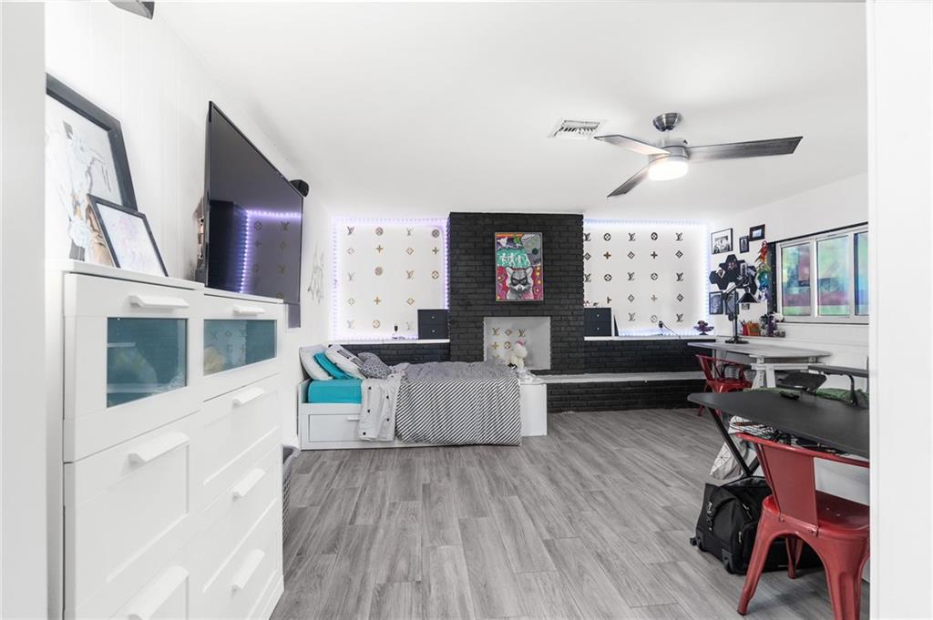 Bel-Air 32-10 B - Residential