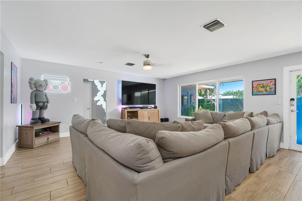 Bel-Air 32-10 B - Residential