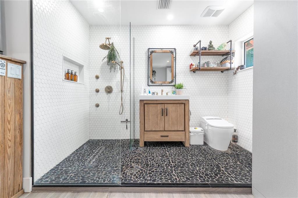 Bel-Air 32-10 B - Residential