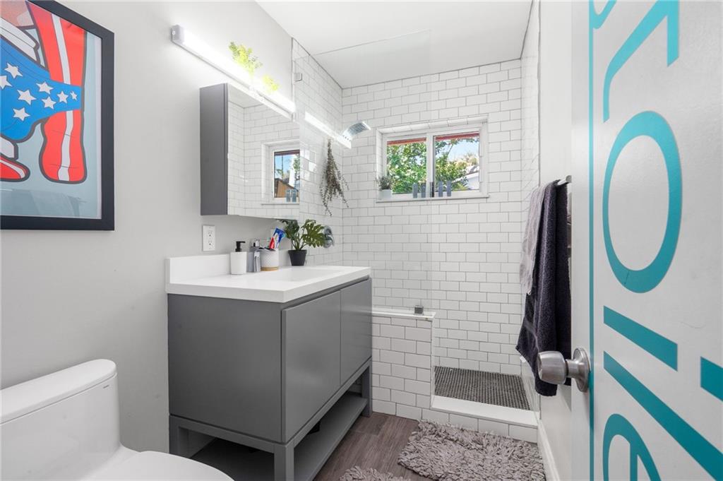Bel-Air 32-10 B - Residential