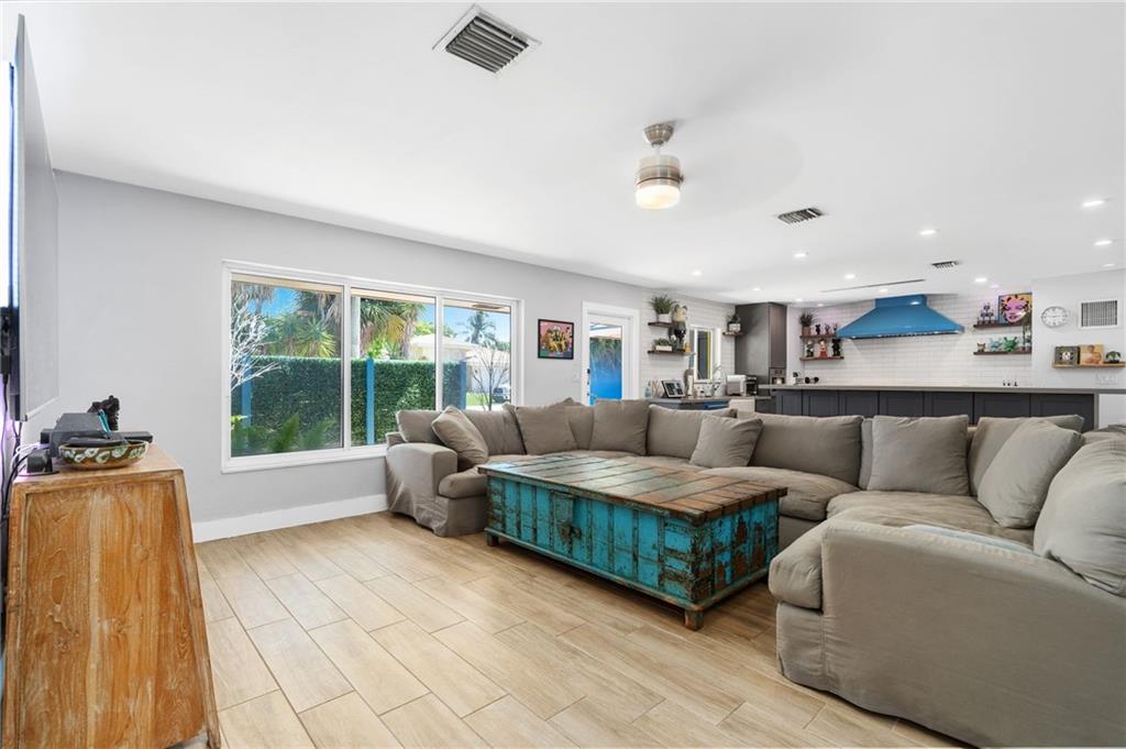 Bel-Air 32-10 B - Residential