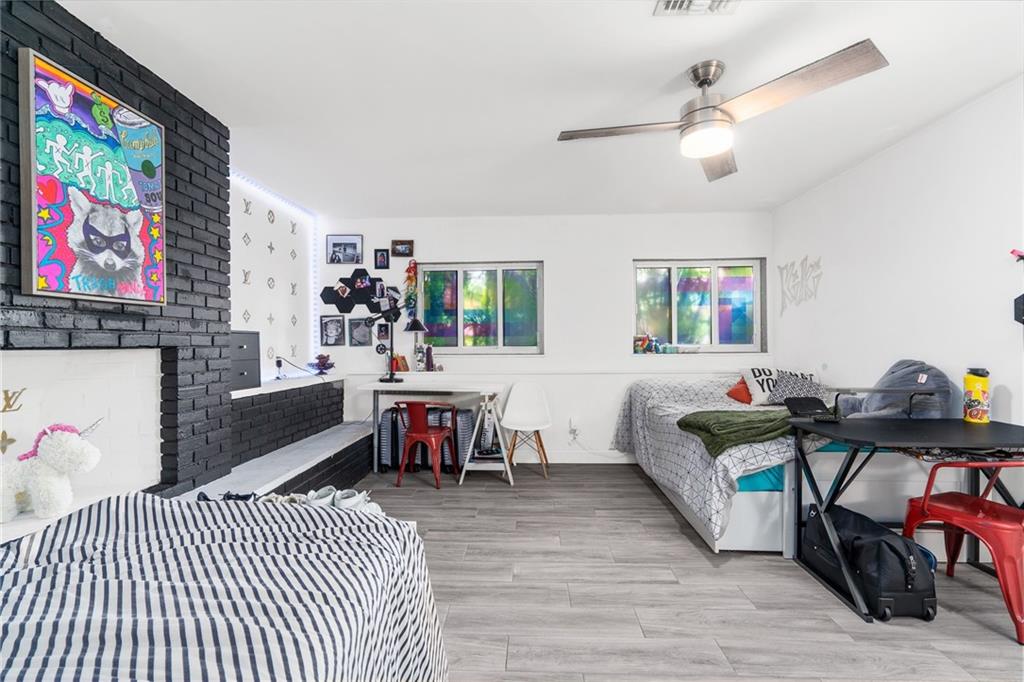 Bel-Air 32-10 B - Residential