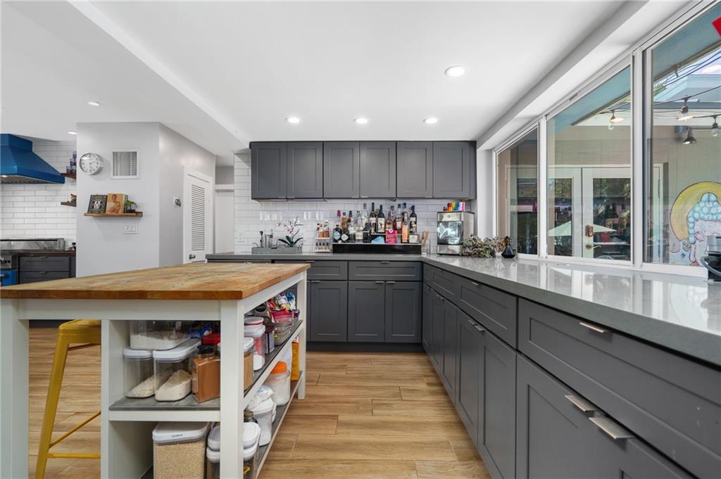 Bel-Air 32-10 B - Residential
