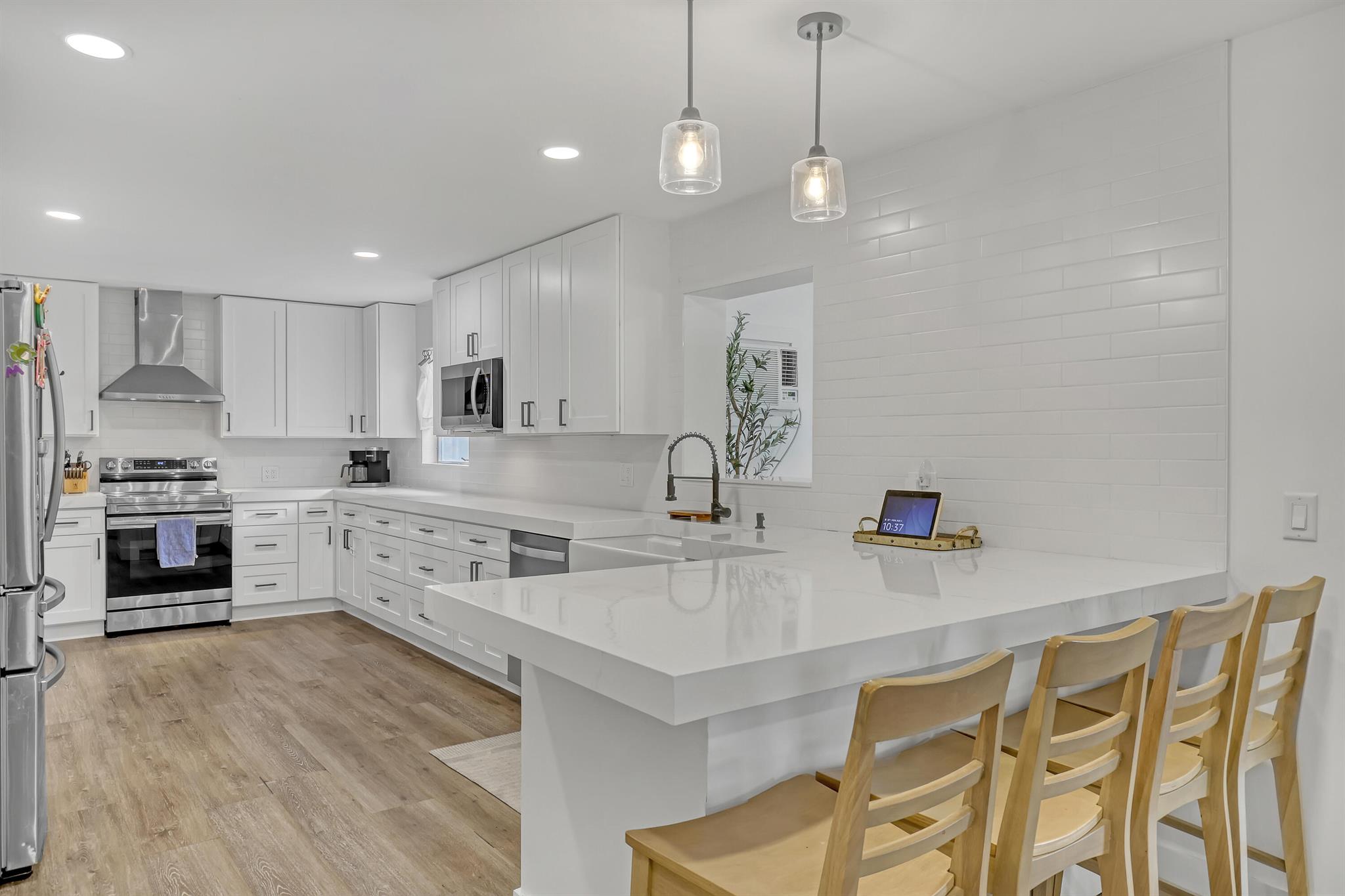 LAKE CLARKE HEIGHTS - Residential