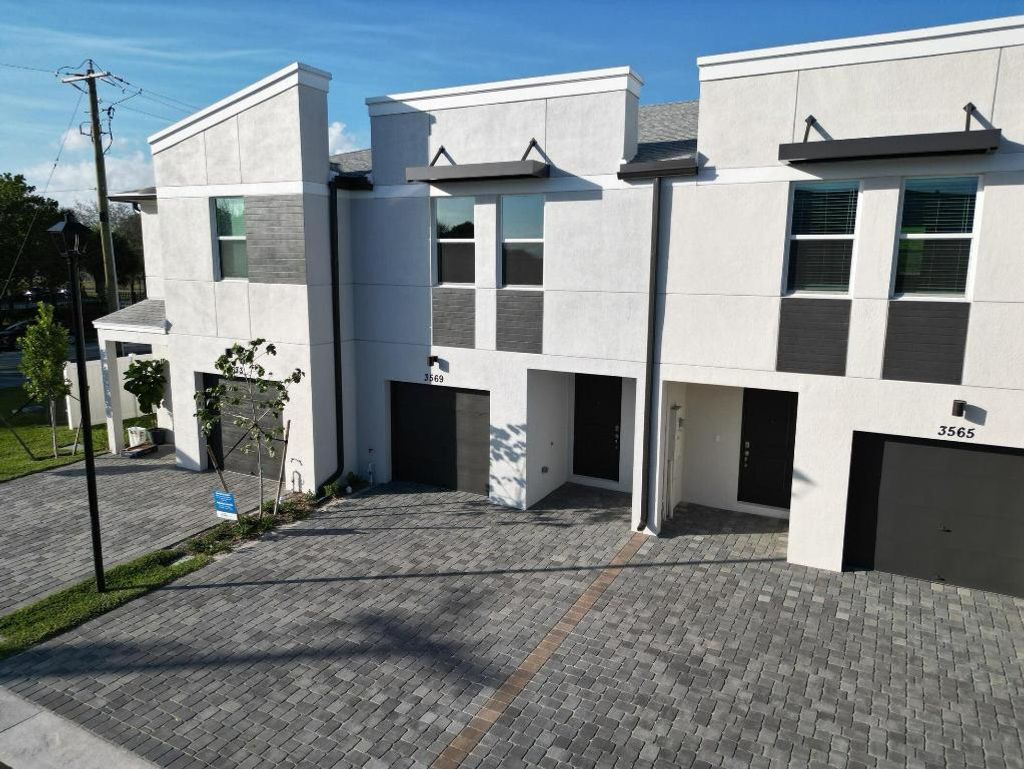 Photo of 3569 San Bernardino Way, Palm Springs, FL 33461 (MLS # R11146575)