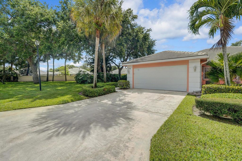 Photo of 4170 Royal Oak Drive, Palm Beach Gardens, FL 33410 (MLS # R10993413)