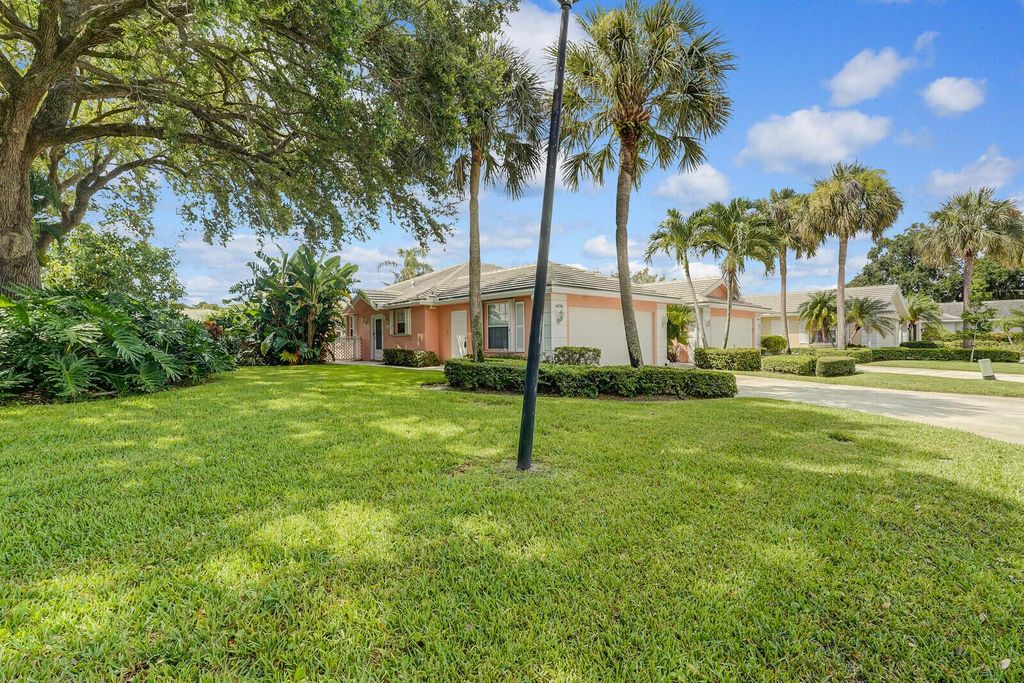 Photo of 4170 Royal Oak Drive, Palm Beach Gardens, FL 33410 (MLS # R10993413)