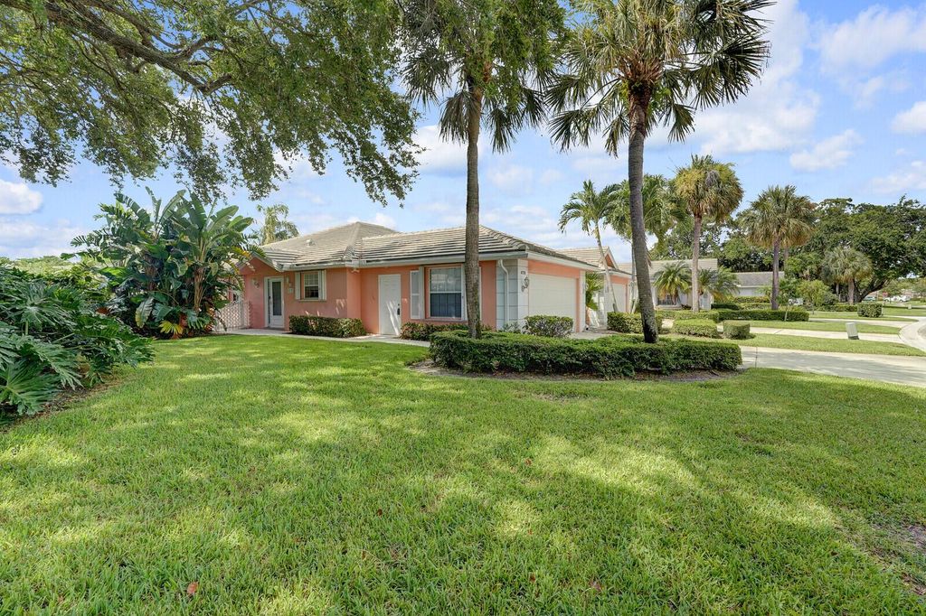 Photo of 4170 Royal Oak Drive, Palm Beach Gardens, FL 33410 (MLS # R10993413)