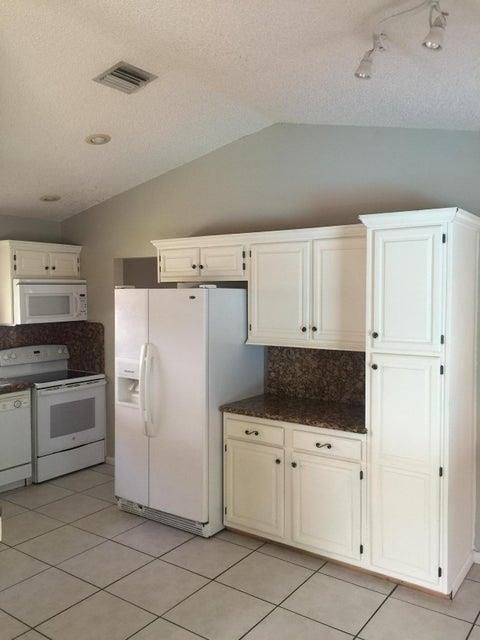 BOCA LANE - Residential Lease