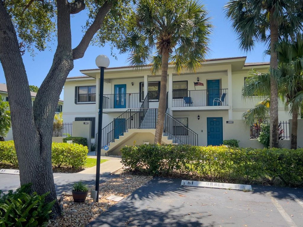 Photo of 3007 SW 21st Ter #292A, Delray Beach, FL 33445 (MLS # F10392635)