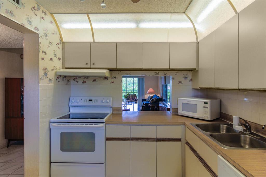 GOLDEN LAKES CONDO - Residential