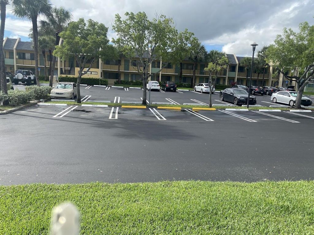 Photo of 1514 W Meadows Circle W #1514, Boynton Beach, FL 33436 (MLS # R11048025)