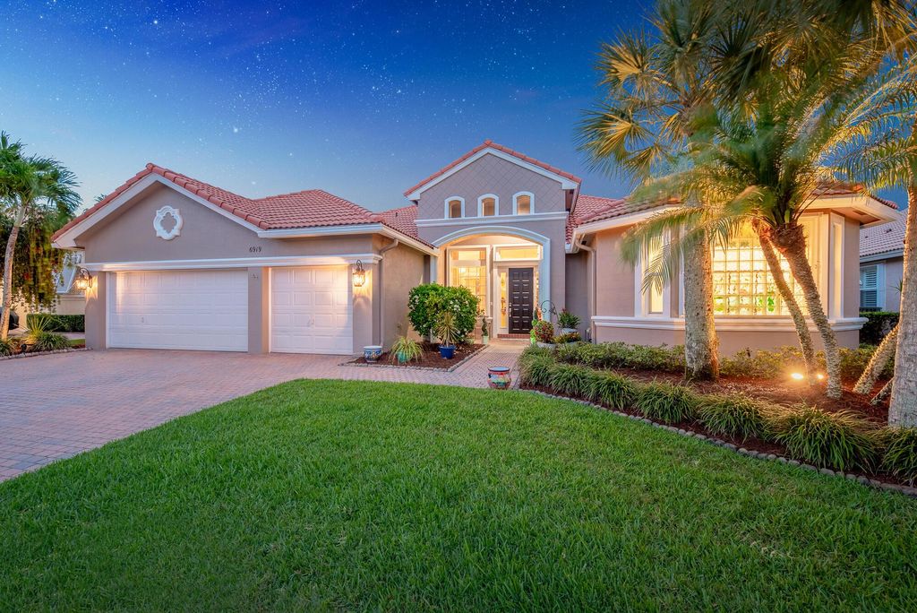 Photo of 6919 SE Sleepy Hollow Lane, Stuart, FL 34997 (MLS # R10999474)