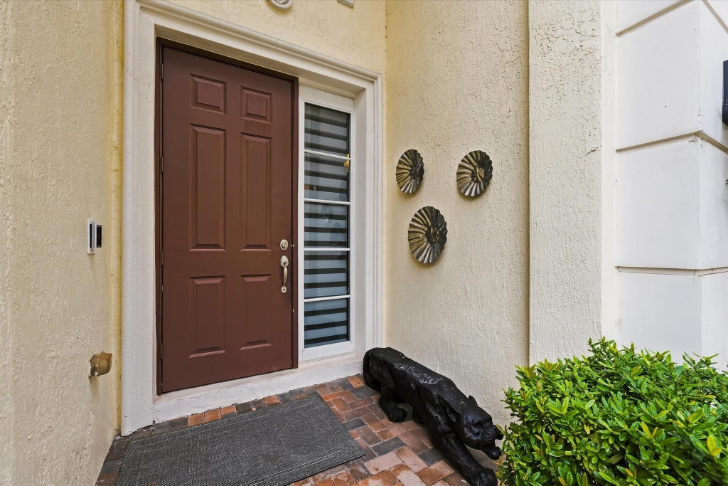 Photo of 5545 NE Trieste Way, Boca Raton, FL 33487 (MLS # B26092413)
