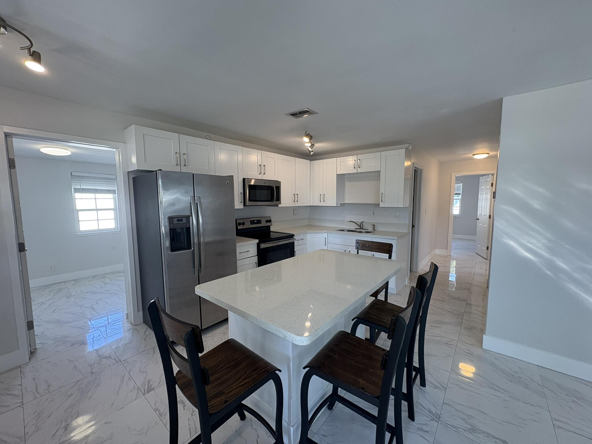 EL MONTE PARK - Residential