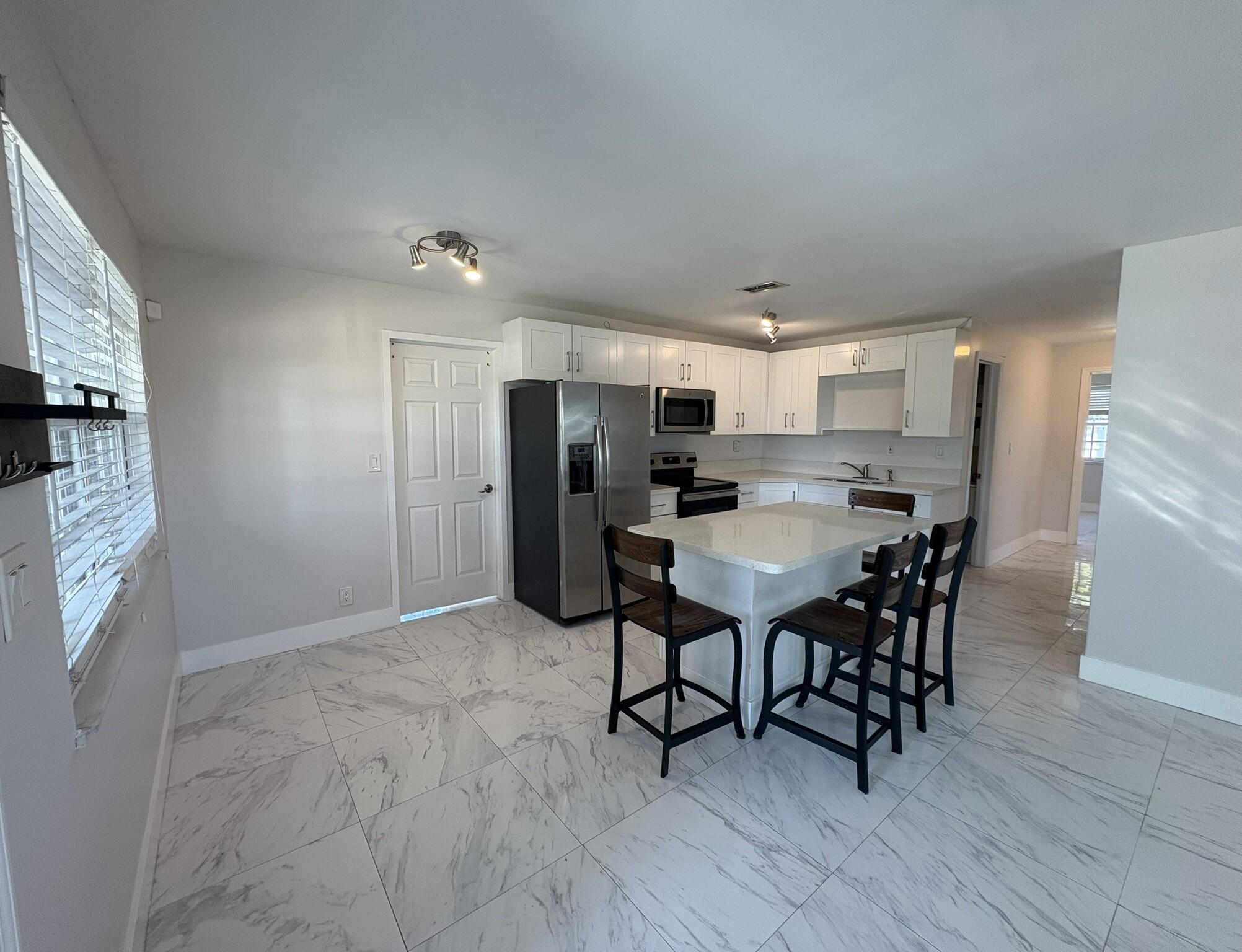 EL MONTE PARK - Residential