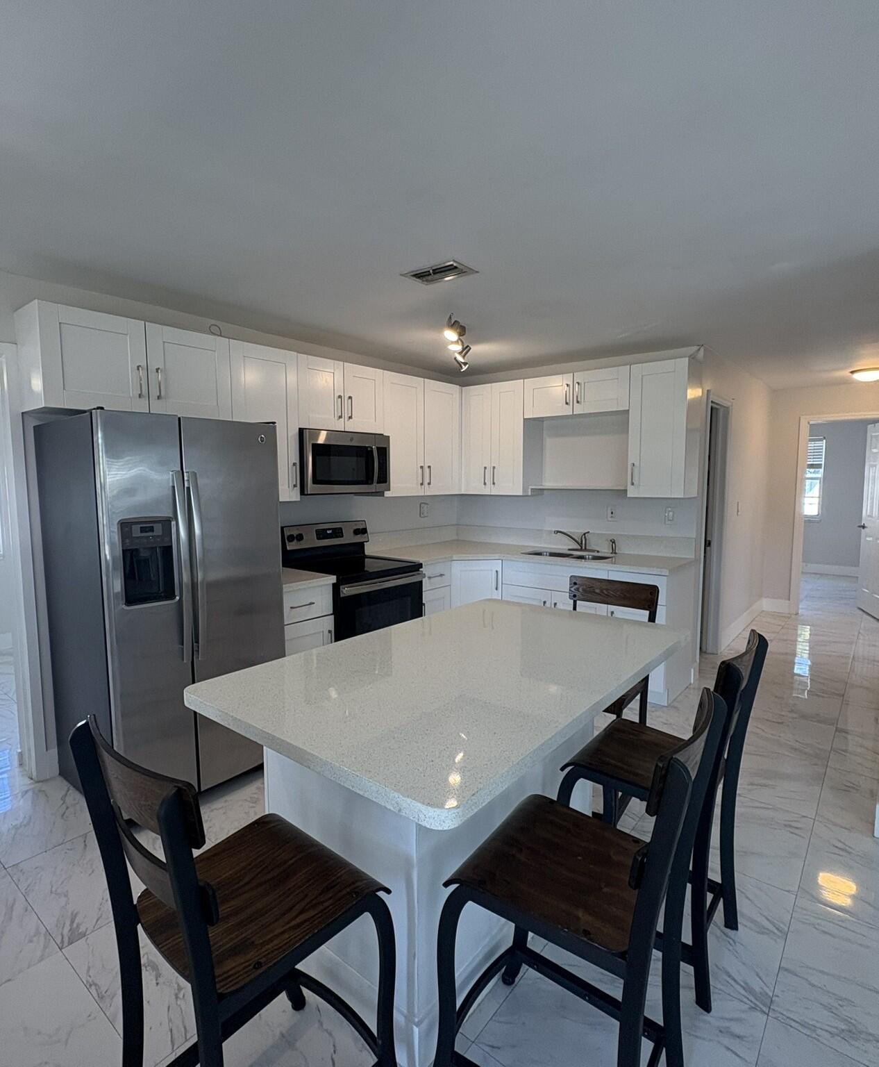 EL MONTE PARK - Residential