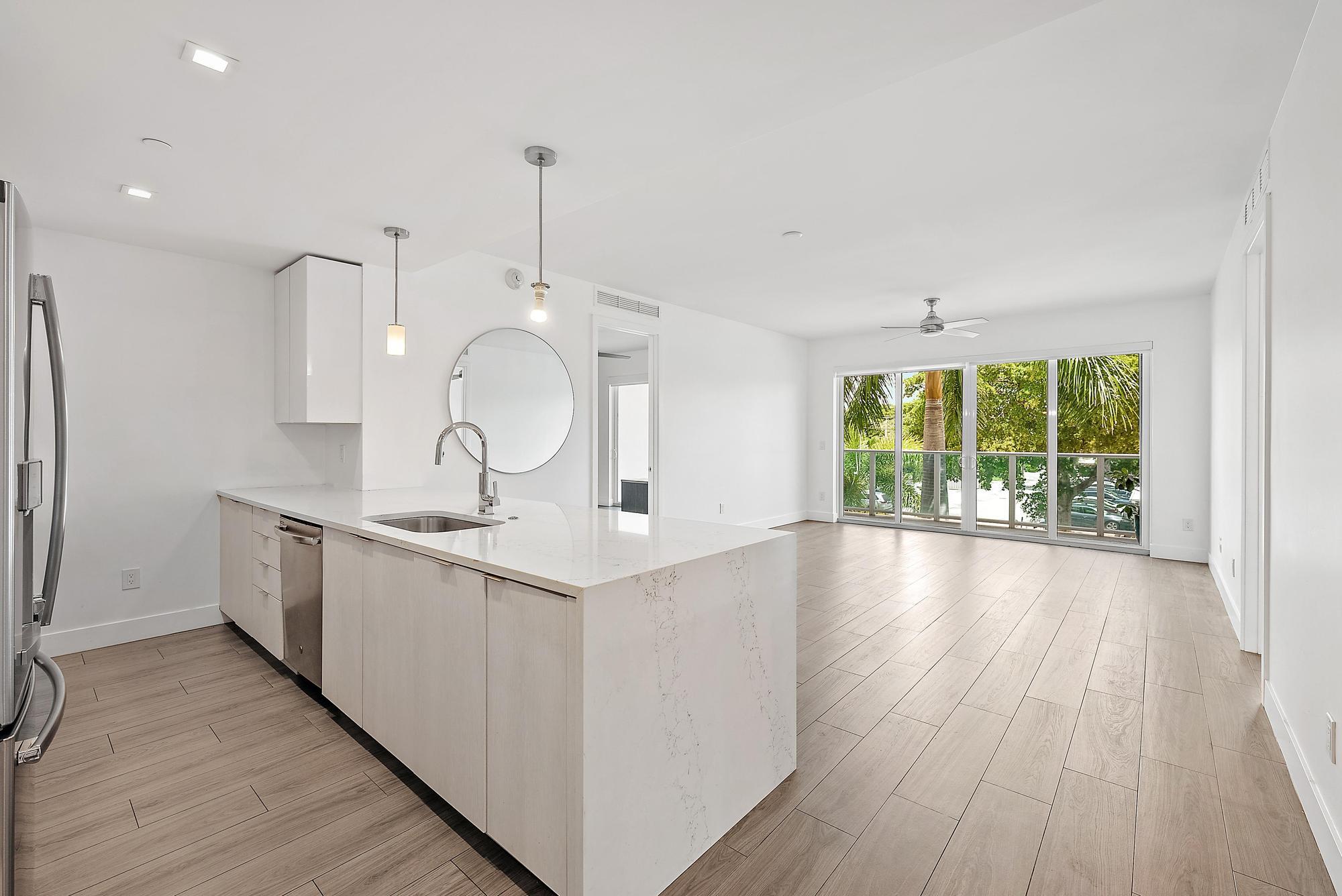 ONE LUXURY CONDO - Residential