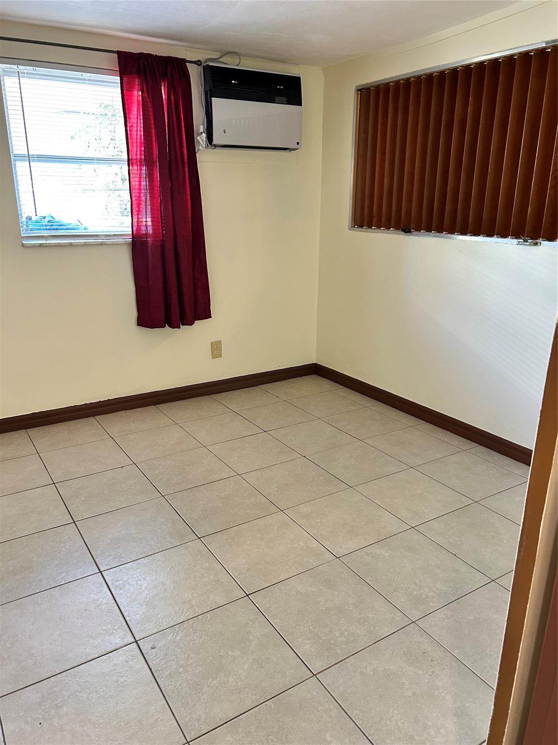 Modelo Park 14-10 B - Residential Lease