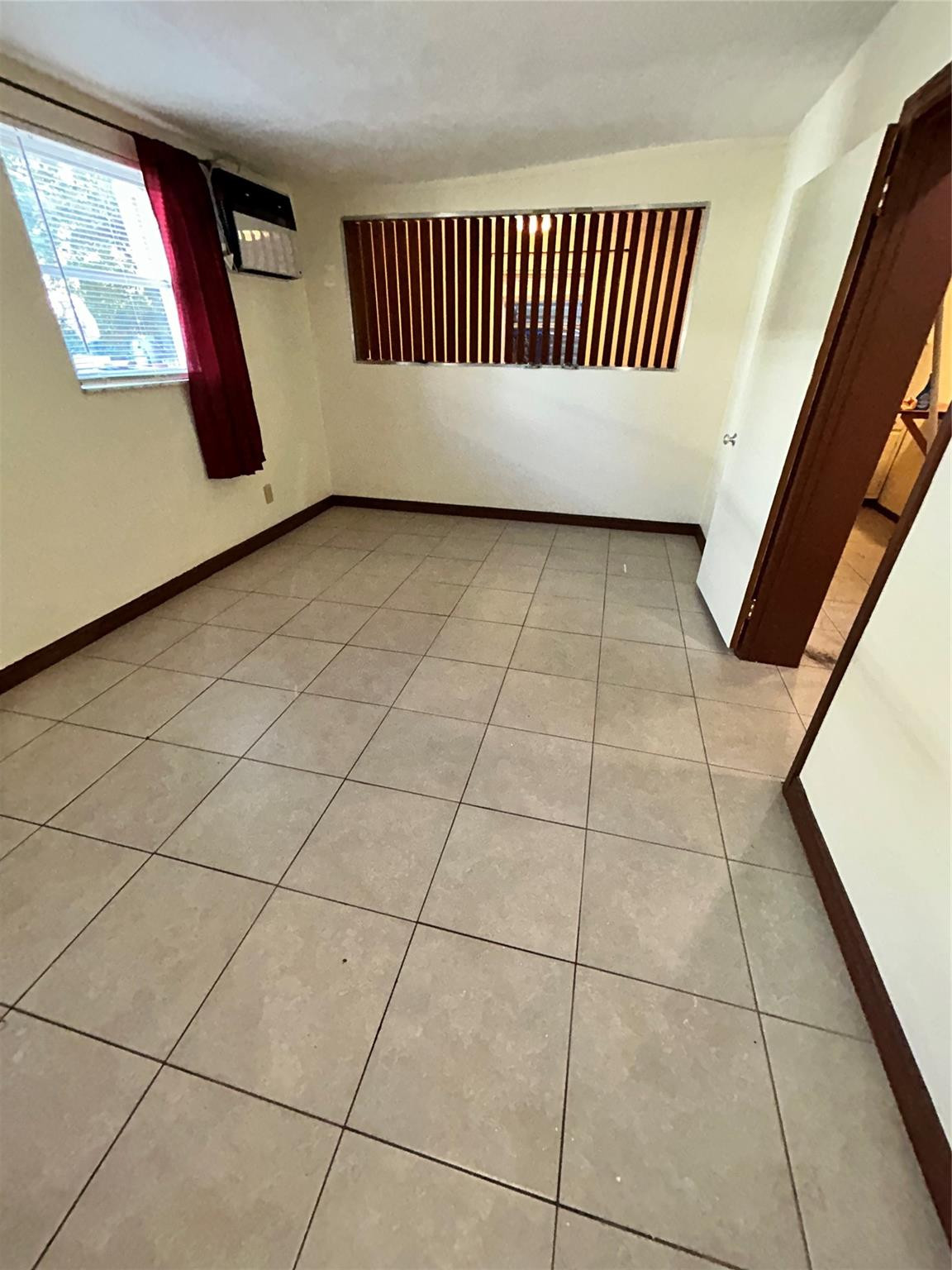 Modelo Park 14-10 B - Residential Lease