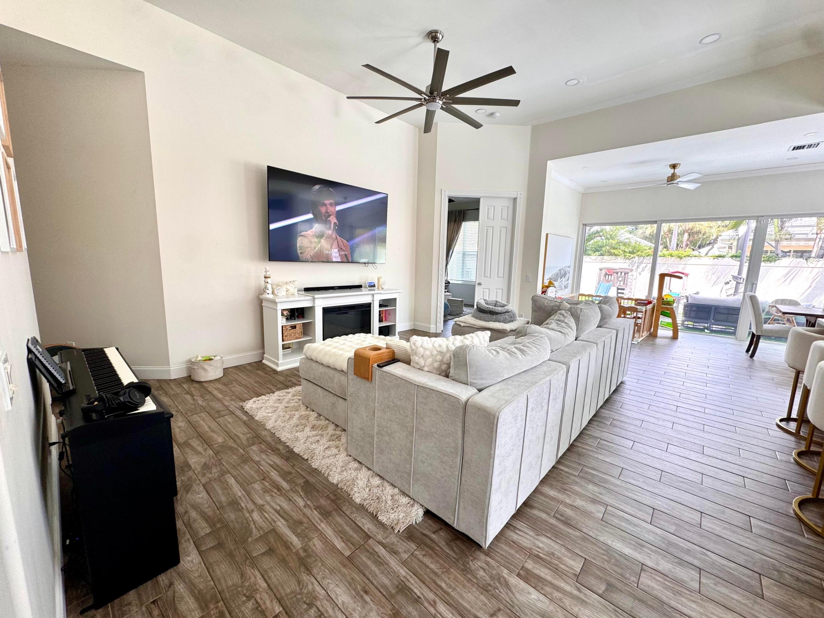 8452 Beaconhill Road